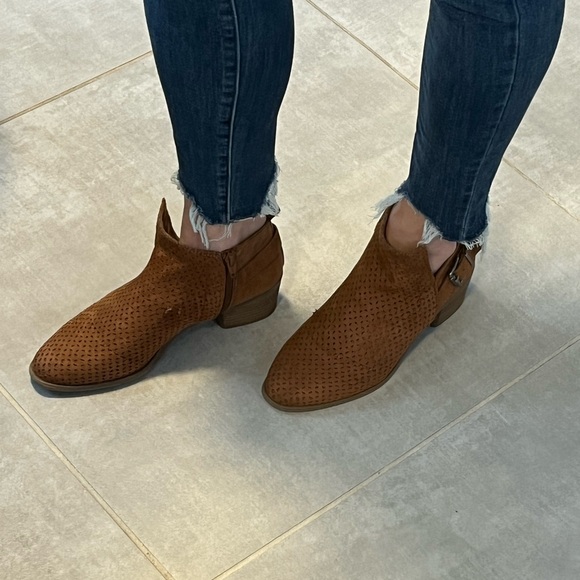 Womens 8.5 Brown Ankle Boots Booties - Picture 9 of 9